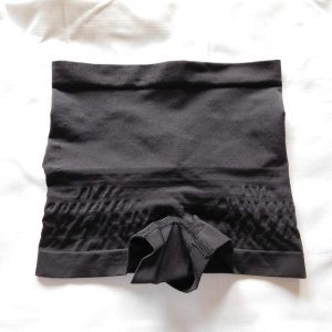 MAIDENFORM SHAPEDWEAR BOY SHORTS-BLACK