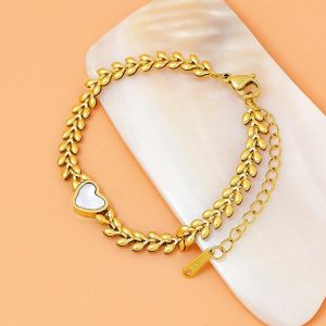 Exquisite titanium steel plated 18K gold natural love white mother-of-pearl shell bracelet double-sided wearable